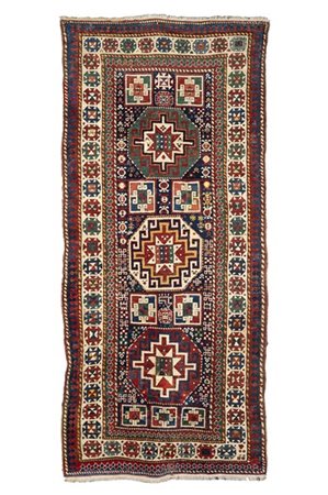 Tappeto Moghan, Caucaso, seconda metà Secolo XIX. Decoro con tre medaglioni ott