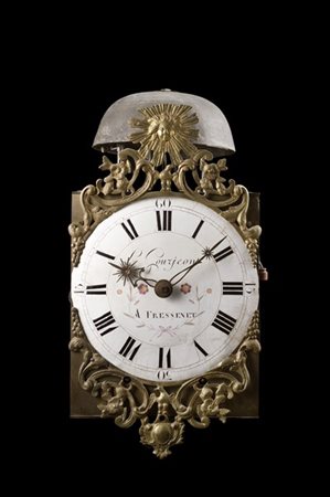 L.GOURJEON
Grande movimento di orologio morbier con mostra riccamente decorata
