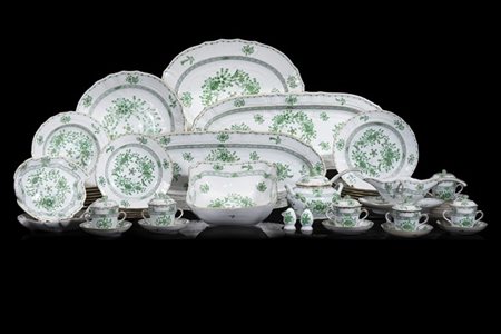 Manifattura di Herend, modello "Apponyi Green". Servizio da tavola in porcellan