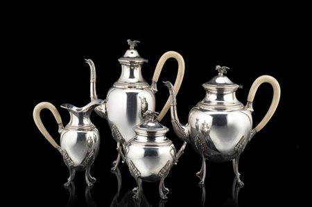 Servizio da tè e caffè in argento composto da teiera, caffettiera, lattiera e z