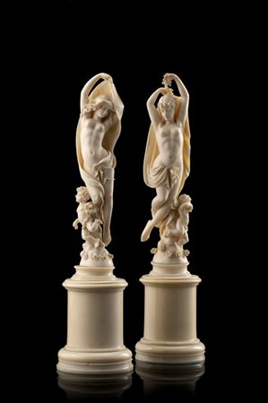 Manifattura di Dieppe, secolo XIX "Allegorie del giorno e della notte" coppia d