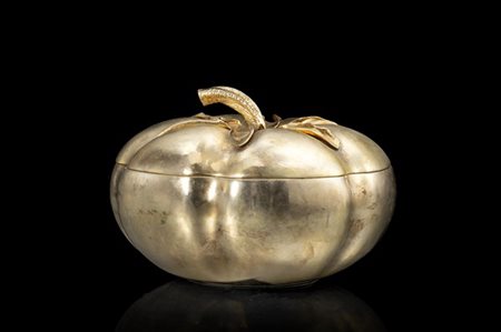 Zuppiera a forma di zucca in vermeille. Titolo 800. Milano. Argentiere B.O.S.S.