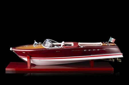 Modello di Aquarama in legno con dettagli cromati (l. cm 90) Contenuto in teca