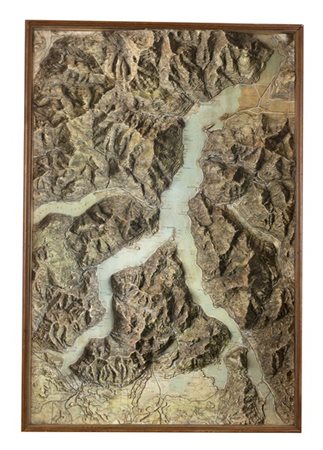 [LAGO DI COMO] Grande carta topografica in rilievo raffigurante il Lago di Como