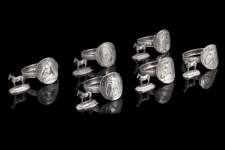 Lotto composto da sei portatovaglioli in metallo argentato di Jacques Cartier d