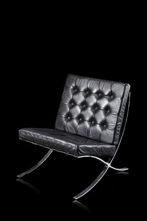 Riedizione della poltrona modello "Barcelona" disegnata da Ludwig Mies van der