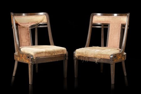 Coppia di poltrone da camera Art Nouveau con struttura in legno intarsiato a mo