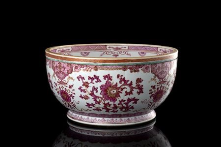 Ciotola in porcellana Famiglia Rosa, compagnia delle Indie, decorata a motivi f