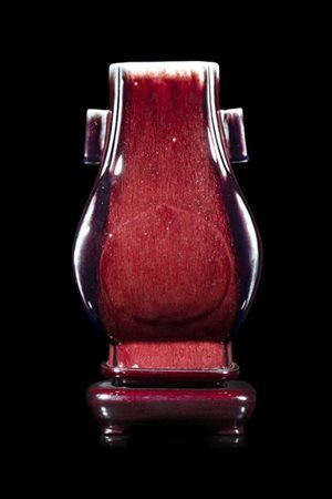 Vaso a invetriatura flambè di forma arcaica "Fang Hu", base in legno (difetti)