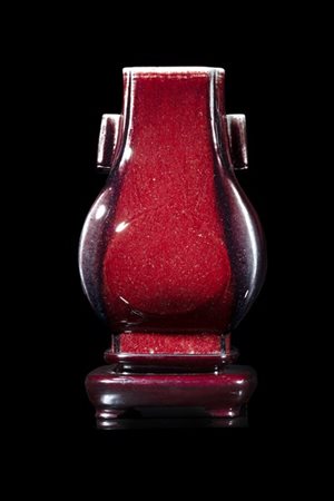 Vaso a invetriatura flambè di forma arcaica "Fang Hu", base in legno (difetti)