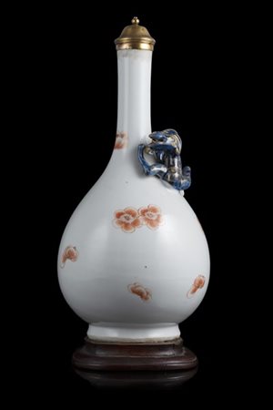 Vaso a bottiglia in porcellana bianca a decoro floreale e con drago blu a tutto