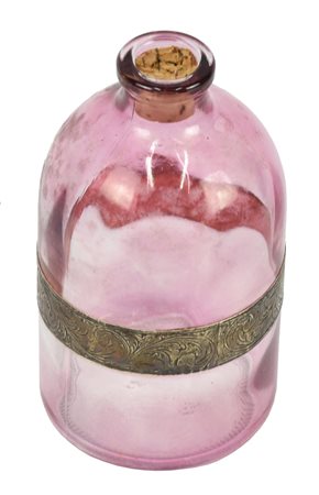 BOTTIGLIETTA PORTAPROFUMO in vetro rosato decorato con fascia in argento...