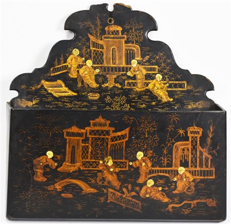 PORTALETTERE in legno laccato, con motivi a cineserie cm 26x24x5 Francia,...