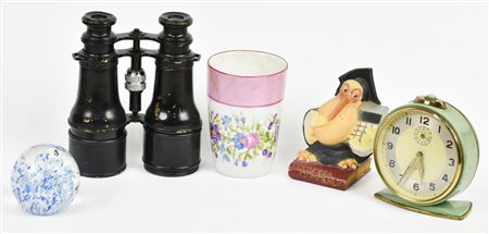 LOTTO DI OGGETTI DA VETRINA composto da: - sveglia in metallo marca Veglia h...