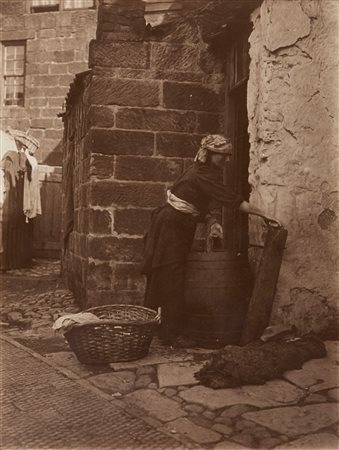 Anonimo - Doing the washing, years 1900