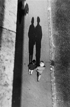 Andrè Kertèsz (1894-1985)  - Paris, 1932