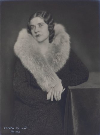 Ghitta Carell (1899-1972)  - Senza titolo (Donna con pelliccia), years 1930