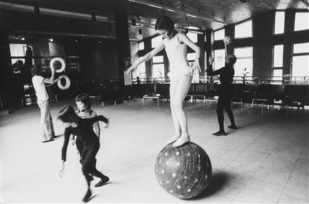 Mario Dondero (1928-2015)  - Scuola Nazionale del Circo, 1977