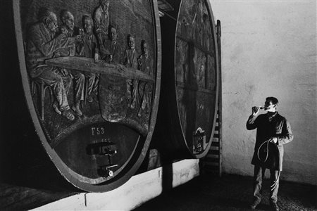 Gianni Berengo Gardin (1930)  - Bolzano, cantina tipica, years 1980