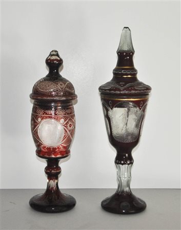 2 boccali con coperchio con scene idilliache, metà XIX sec.;Vetro tagliato,...