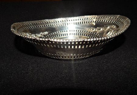 SVUOTATASCHE IN ARGENTO svuotatasche in argento con ricami timbri sotto...