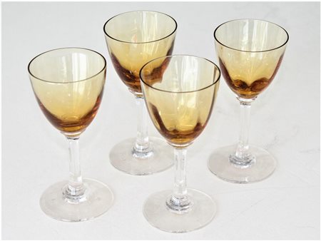 LOTTO QUATTRO BICCHIERI lotto di quattro bicchieri da liquore in vetro, cm...