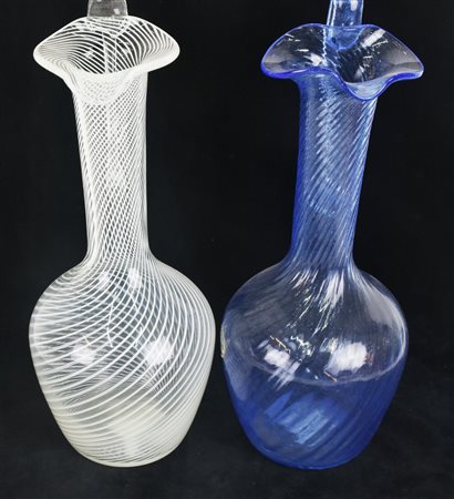 COPPIA DI BOTTIGLIE IN VETRO DI MURANO Italia, anni '50 h 29 cm