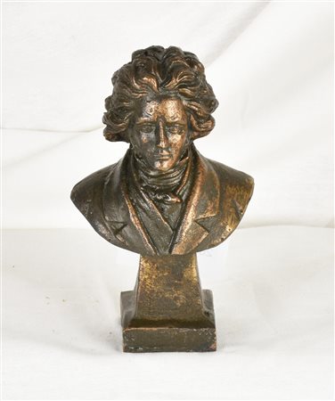 SCULTURA IN BRONZO raffigurante Ludwig Van Beethoven in eta' giovanile...