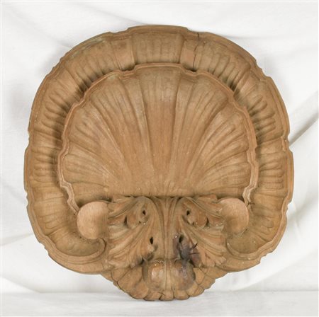 SCULTURA IN LEGNO Italia, XIX sec. diam 21 cm