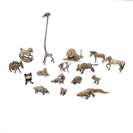 Lotto di sedici argenti