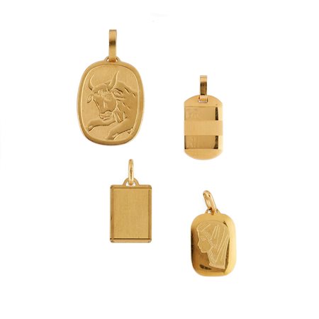 Quattro pendenti in oro