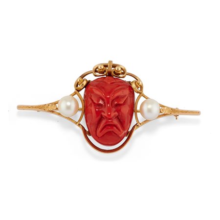 Spilla con corallo e perle