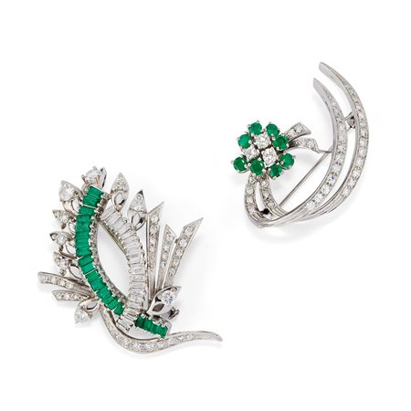 Due spille con smeraldi e diamanti, 1960 circa