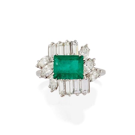 Anello con smeraldo e diamanti