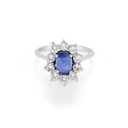 Anello con zaffiro e diamanti