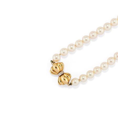 Collana con perle e diamanti