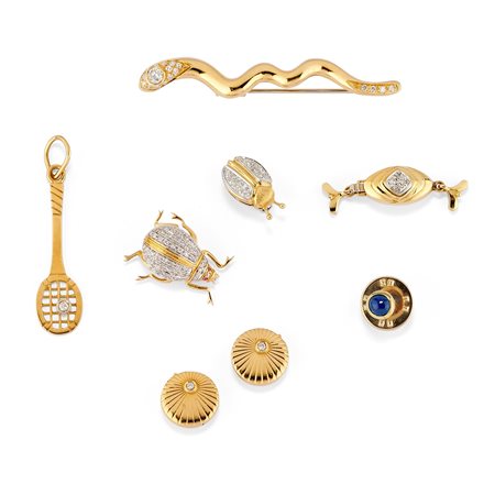 Sette oggetti con diamanti