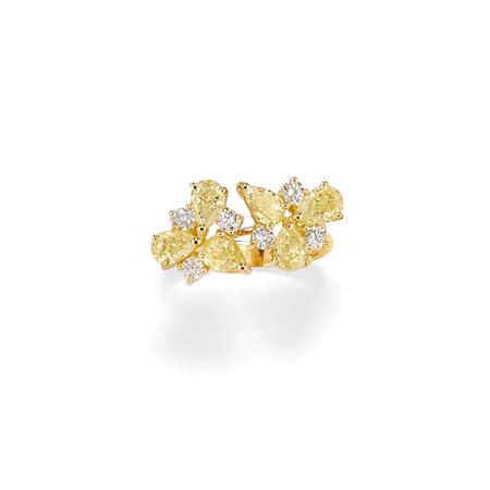 Anello con diamanti fancy