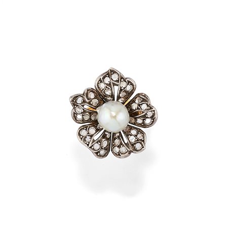 Anello con perla e diamanti