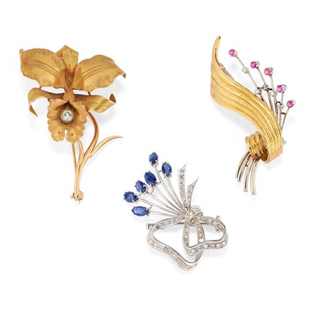 Tre spille con diamanti, rubini e zaffiri