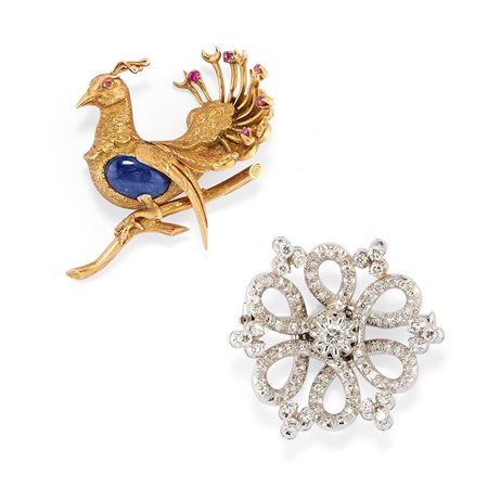 Due spille con diamanti, zaffiro e rubini