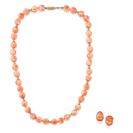 Collana e orecchini con corallo