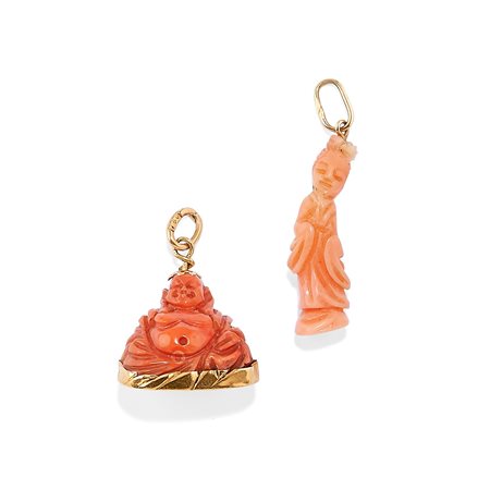 Due pendenti con corallo