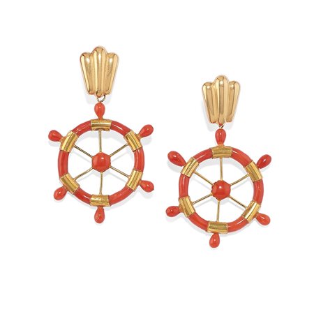 Orecchini con corallo