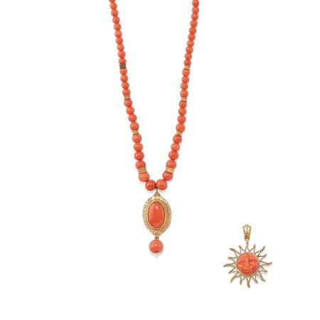 Collana e pendente con corallo