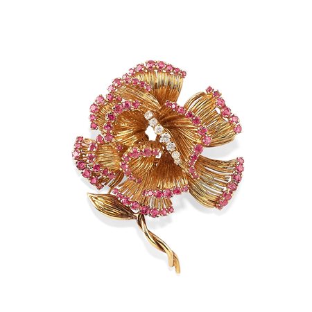 Spilla con rubini e diamanti