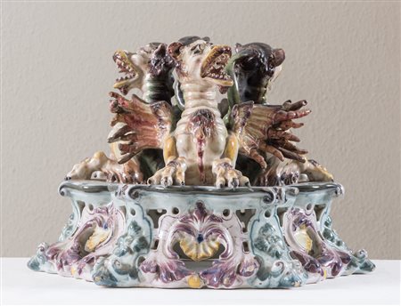 Manifattura di Nove, Bassano del Grappa. Maiolica policroma con tre grifoni...
