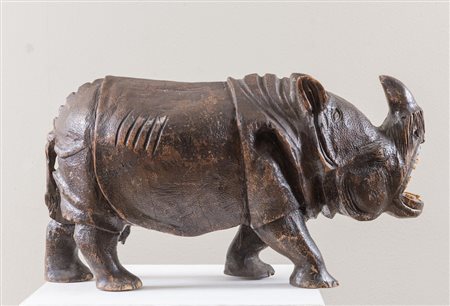 "Rinoceronte", scultura lignea. Fine XIX secolo. Realizzato in legno...