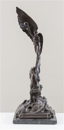 EUGENIO BAJONI, attr. “Vittoria alata”, 1909. Scultura in bronzo. Cm 69x25x25.