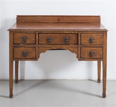 Scrittoio da muro in massello di rovere. Inghilterra, inizi del XX secolo. Cm...